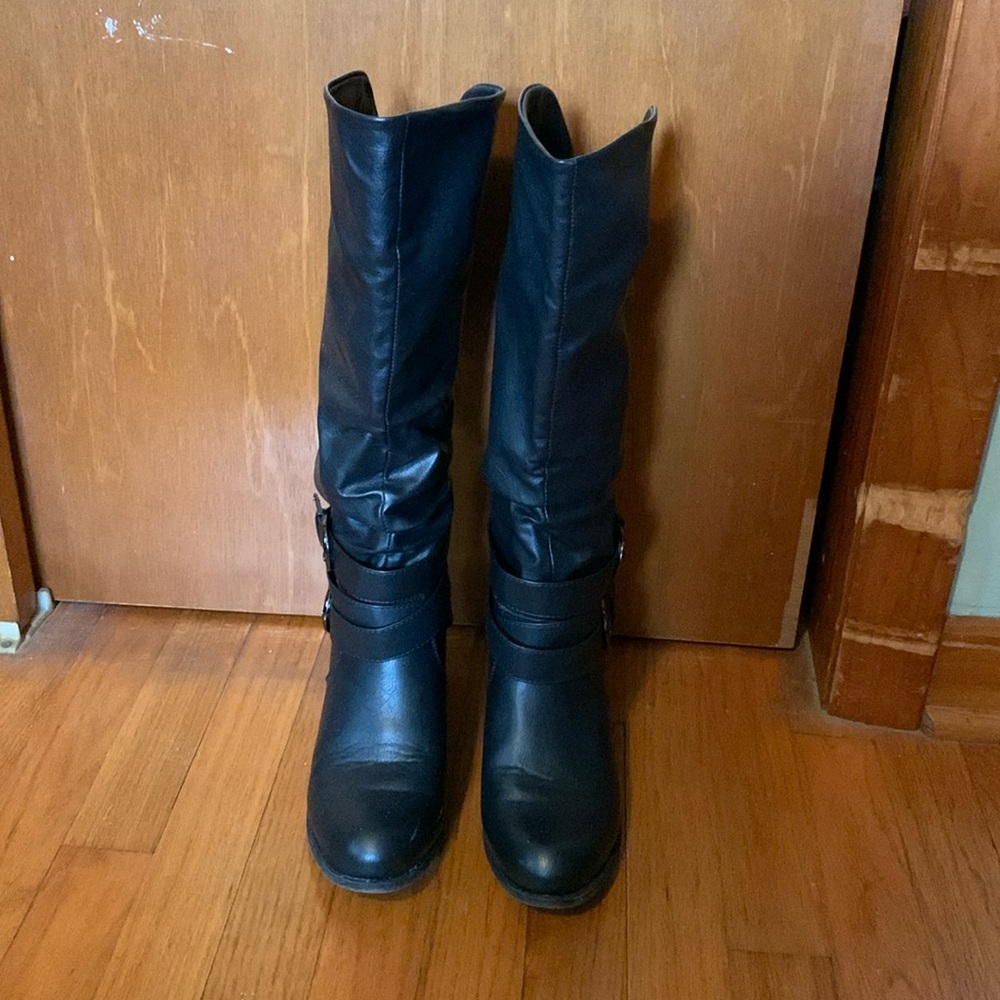 Knee heigh boots